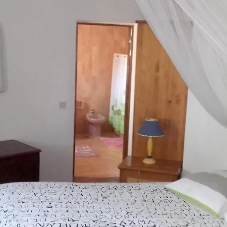 With 5 Bedrooms In With Wonderful Sea View Private Pool Enclosed Garden 1 Km From The Beach