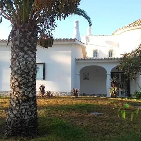 With 5 Bedrooms In With Wonderful Sea View Private Pool Enclosed Garden 1 Km From The Beach *