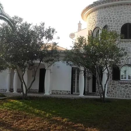 Villa With 5 Bedrooms In With Wonderful Sea View Private Pool Enclosed Garden 1 Km From The Beach *